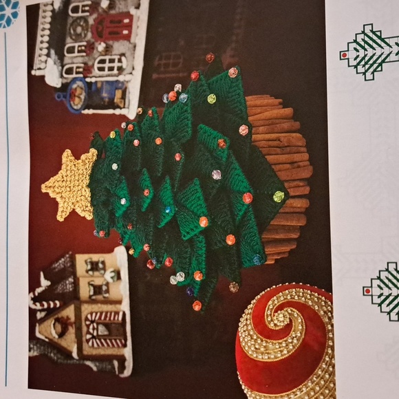 Happy Holidays in plastic canvas - Picture 9 of 16